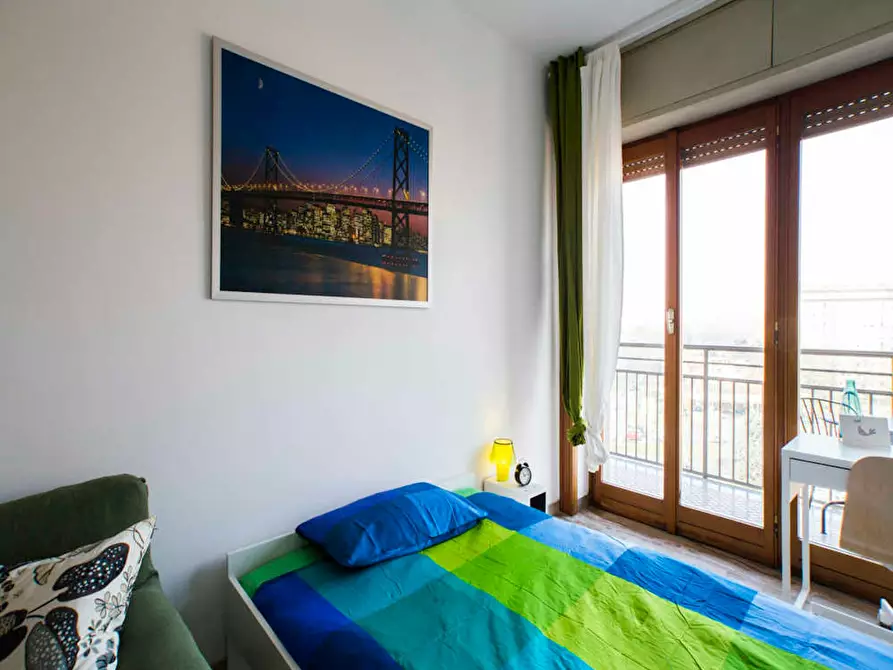 Immagine 2 di Camera in affitto  in Piazza Carlo Stuparich a Milano