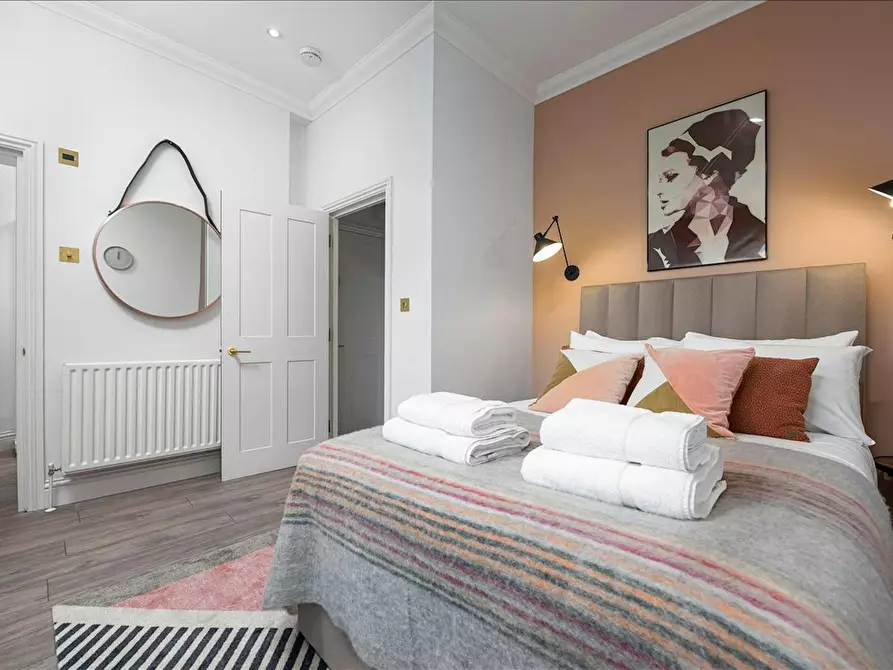 Immagine 1 di Appartamento in affitto  in Pembridge Villas a Kensington