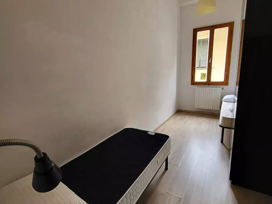 Immagine 1 di Camera condivisa in affitto  in Via di Mezzo a Firenze