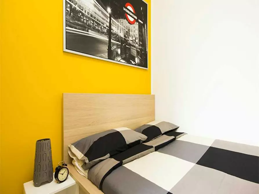 Immagine 1 di Camera in affitto  in Via Salvatore Barzilai a Milano