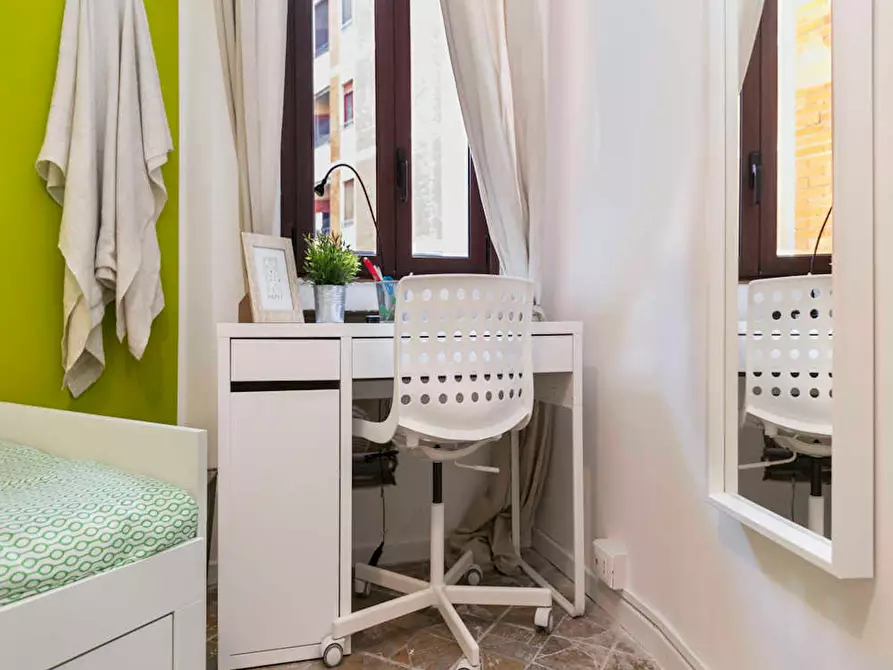 Immagine 4 di Camera in affitto  in Largo Cavalieri di Malta a Milano