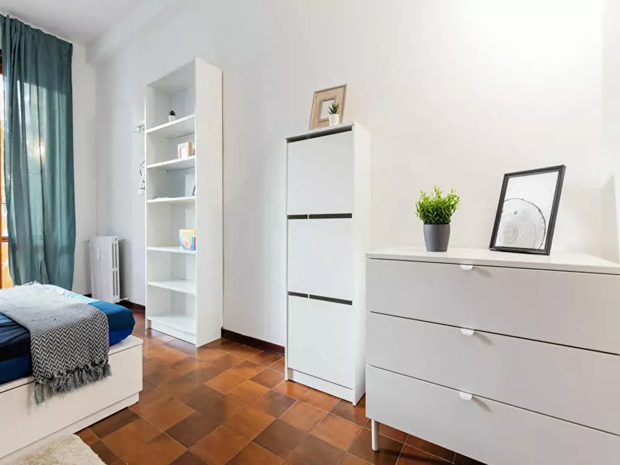 Immagine 5 di Camera in affitto  in Via del Reno a Milano