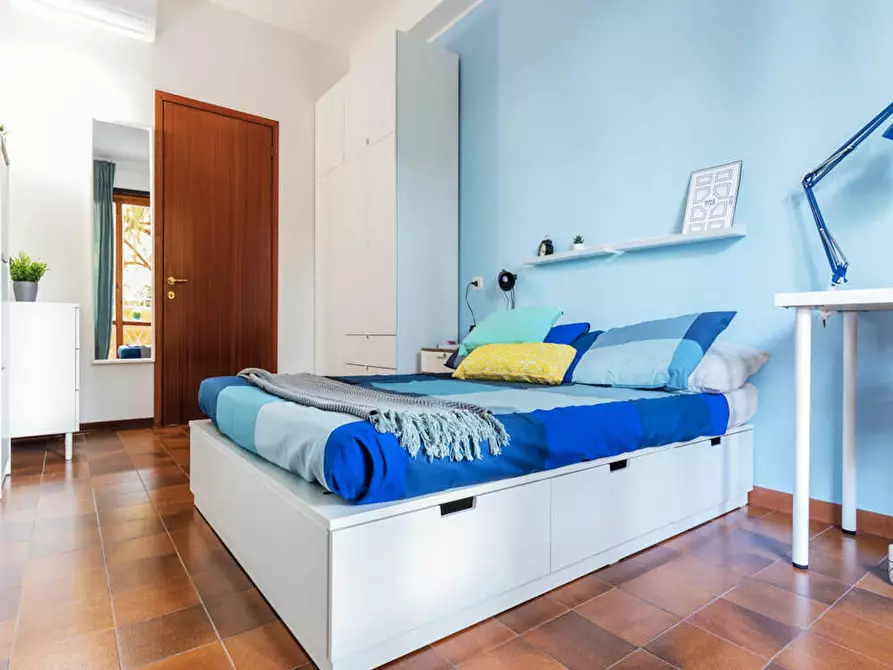 Immagine 3 di Camera in affitto  in Via del Reno a Milano