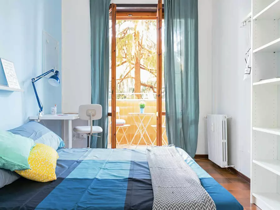 Immagine 1 di Camera in affitto  in Via del Reno a Milano