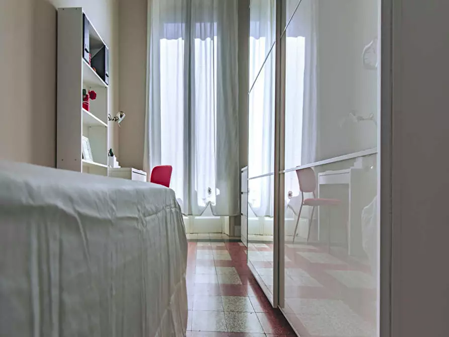 Immagine 4 di Camera in affitto  in Via Spalato a Milano