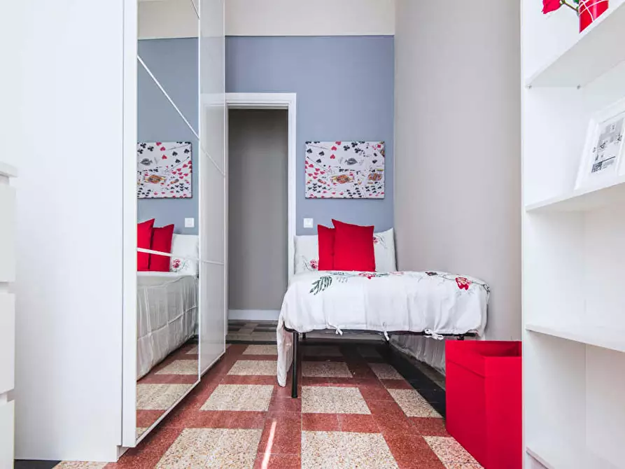 Immagine 2 di Camera in affitto  in Via Spalato a Milano