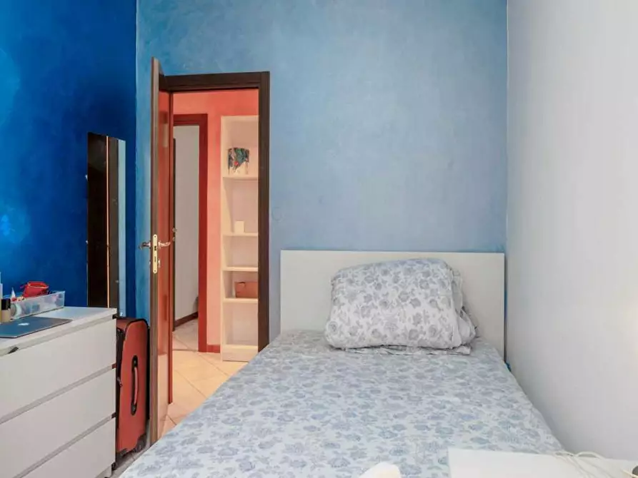 Immagine 2 di Camera in affitto  in Via Luca Ghini a Milano