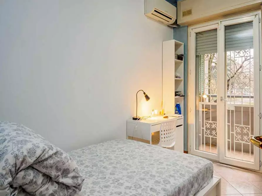 Immagine 1 di Camera in affitto  in Via Luca Ghini a Milano