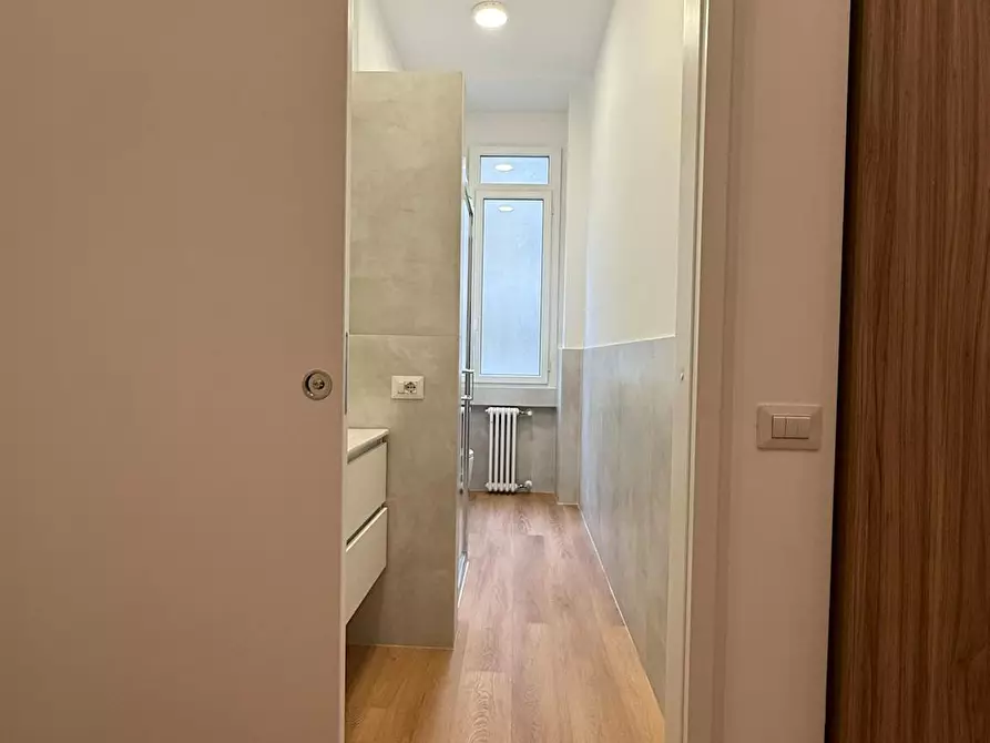 Immagine 10 di Appartamento in affitto  in Via Giulio e Corrado Venini a Milano