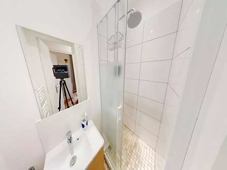 Immagine 8 di Camera in affitto  in Rue Chaligny a Paris