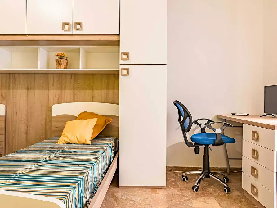 Immagine 2 di Camera condivisa in affitto  in Viale Enrico Martini a Milano