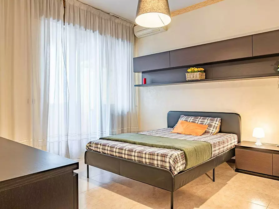 Immagine 1 di Camera in affitto  in Via Paolo Rotta a Milano