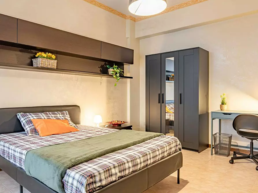 Immagine 2 di Camera in affitto  in Via Paolo Rotta a Milano