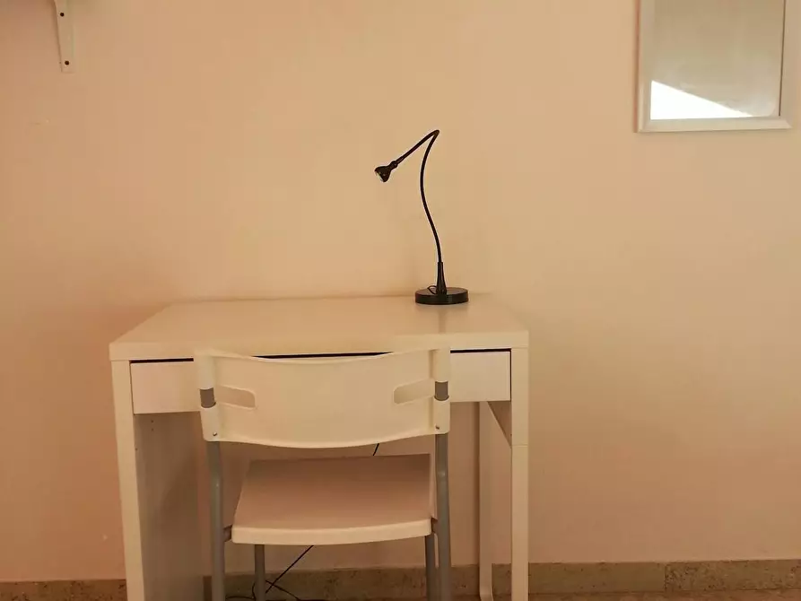 Immagine 4 di Camera in affitto  in Via Emilio De Marchi a Milano