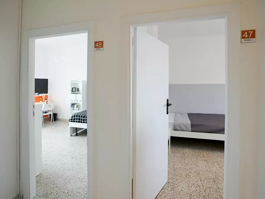 Immagine 10 di Camera in affitto  in Viale Colli Aminei a Napoli