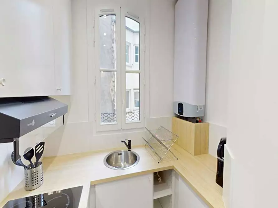Immagine 8 di Camera in affitto  in Rue Chaligny a Paris