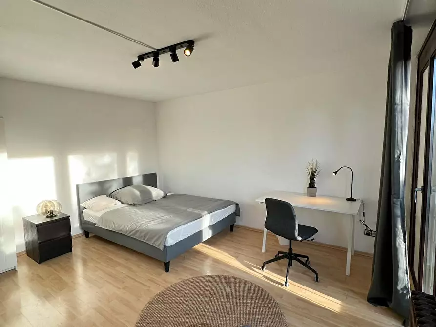 Immagine 1 di Camera in affitto  in Tizianstraße a Neubiberg
