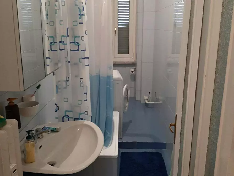 Immagine 7 di Camera condivisa in affitto  in Via Trinità a Torino