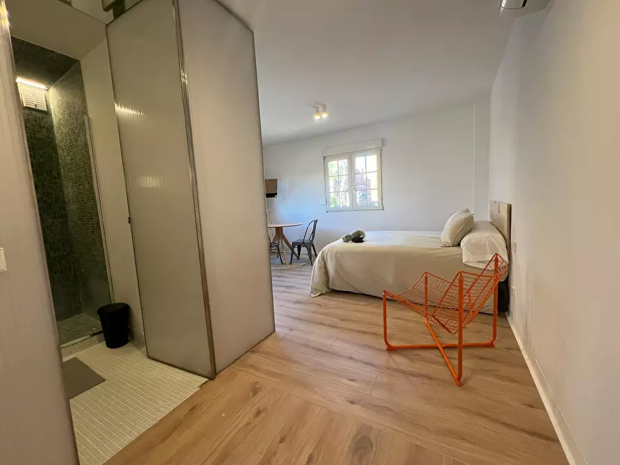 Immagine 1 di Casa indipendente in affitto  in Calle de Alfonso Fernández Clausells a Madrid