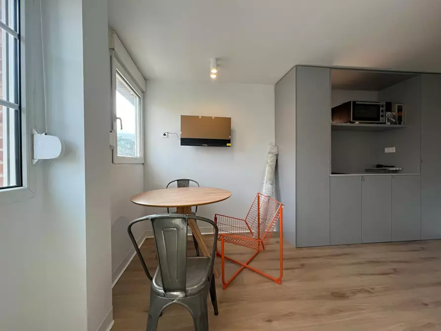 Immagine 4 di Casa indipendente in affitto  in Calle de Alfonso Fernández Clausells a Madrid