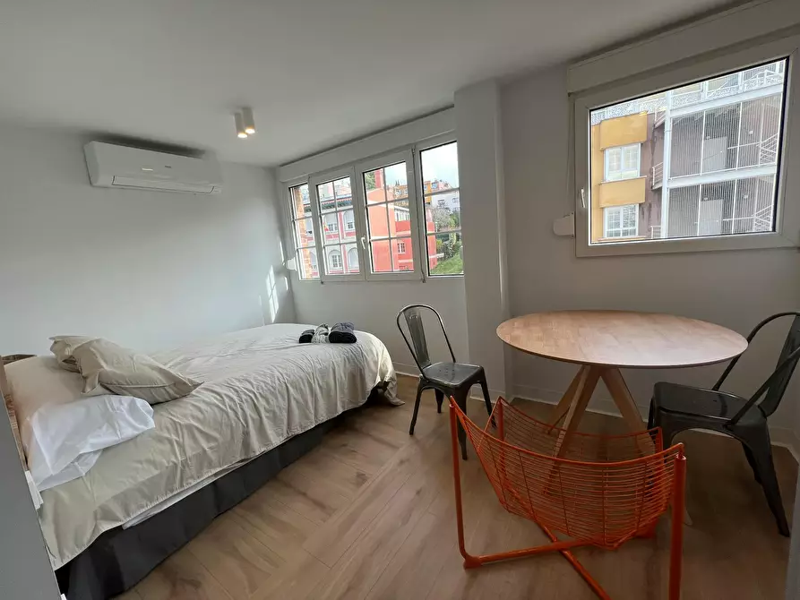 Immagine 2 di Casa indipendente in affitto  in Calle de Alfonso Fernández Clausells a Madrid