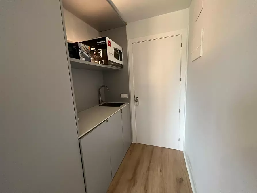 Immagine 5 di Casa indipendente in affitto  in Calle de Alfonso Fernández Clausells a Madrid