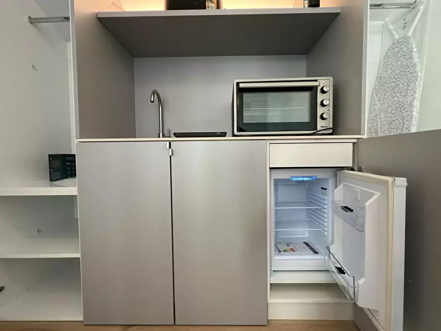 Immagine 10 di Casa indipendente in affitto  in Calle de Alfonso Fernández Clausells a Madrid