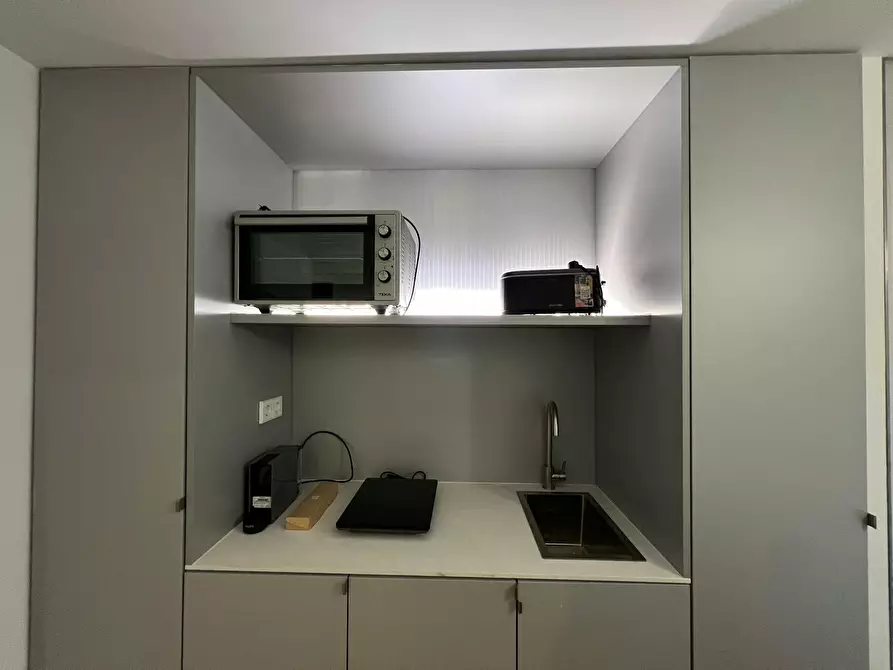 Immagine 9 di Casa indipendente in affitto  in Calle de Alfonso Fernández Clausells a Madrid