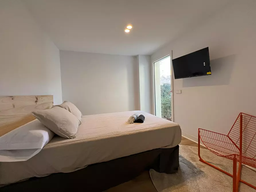 Immagine 1 di Casa indipendente in affitto  in Calle de Alfonso Fernández Clausells a Madrid