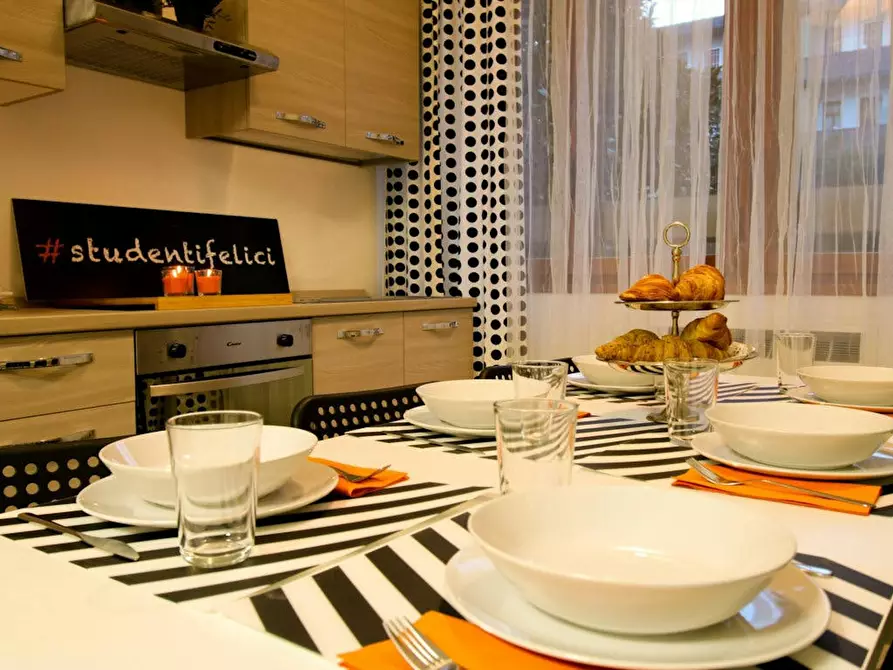 Immagine 8 di Camera in affitto  in Via Laura Bassi Veratti a Bologna