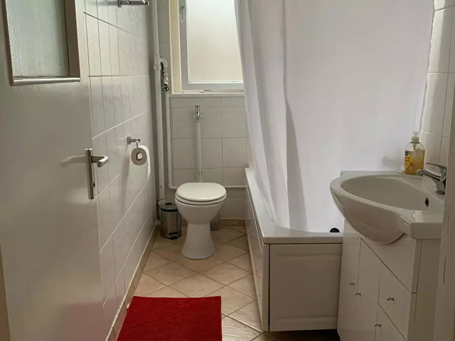 Immagine 2 di Appartamento in affitto  in Jeverstraße a Berlin
