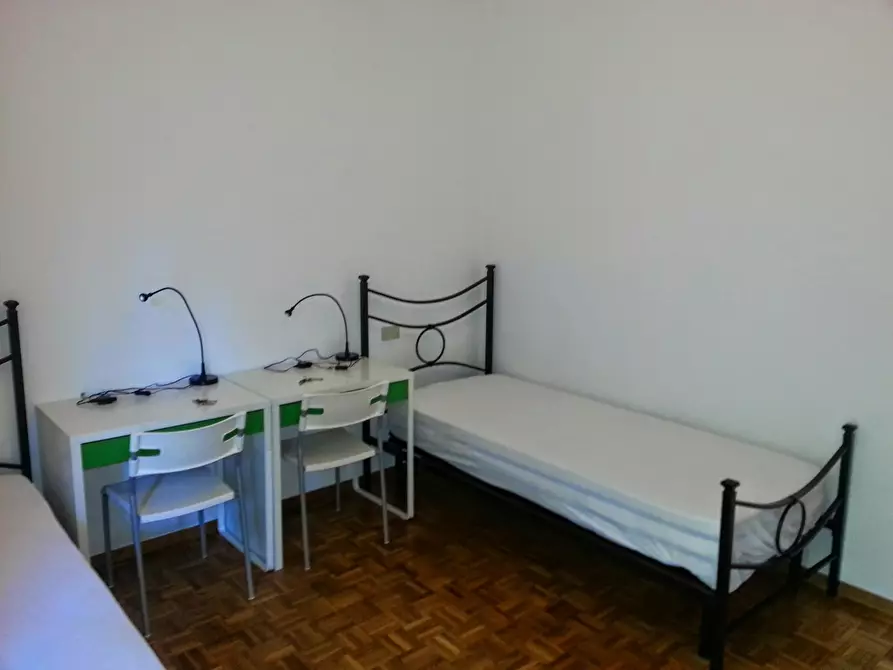 Immagine 3 di Camera in affitto  in Via Emilio De Marchi a Milano