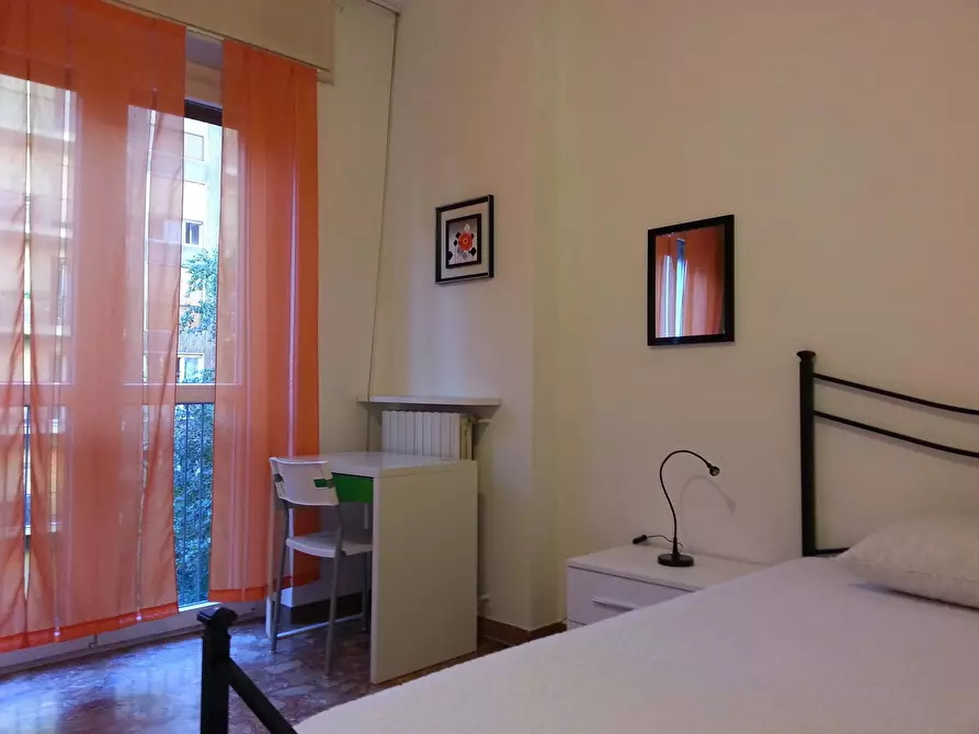 Immagine 1 di Camera in affitto  in Via Emilio De Marchi a Milano
