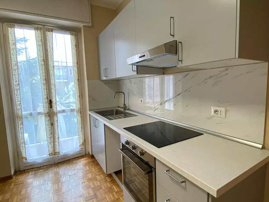 Immagine 9 di Camera in affitto  in Via Emilio De Marchi a Milano