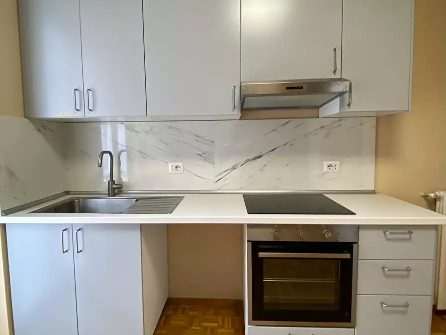 Immagine 6 di Camera in affitto  in Via Emilio De Marchi a Milano