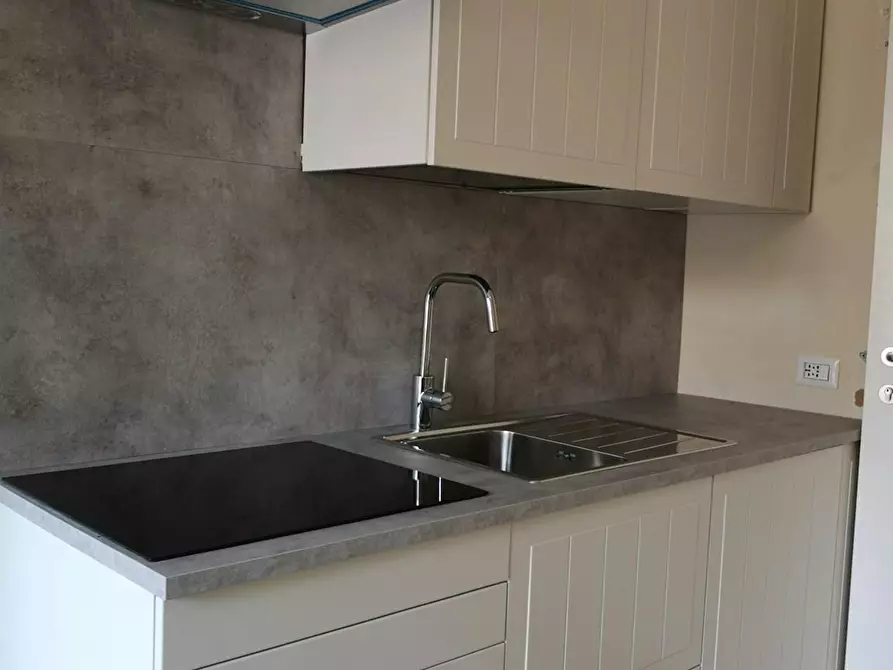 Immagine 6 di Camera in affitto  in Via Pietro Marocco a Milano