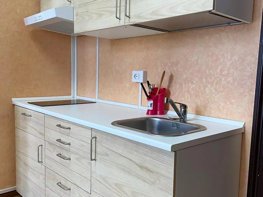 Immagine 9 di Camera in affitto  in Viale Brianza a Milano