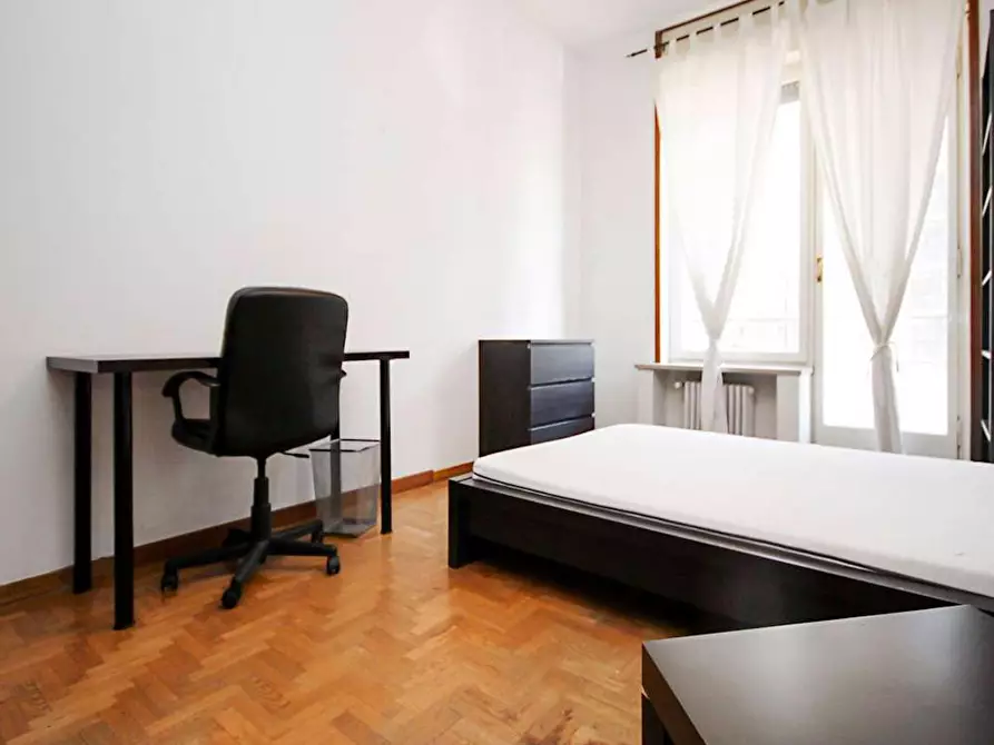 Immagine 6 di Camera in affitto  in Viale Campania a Milano