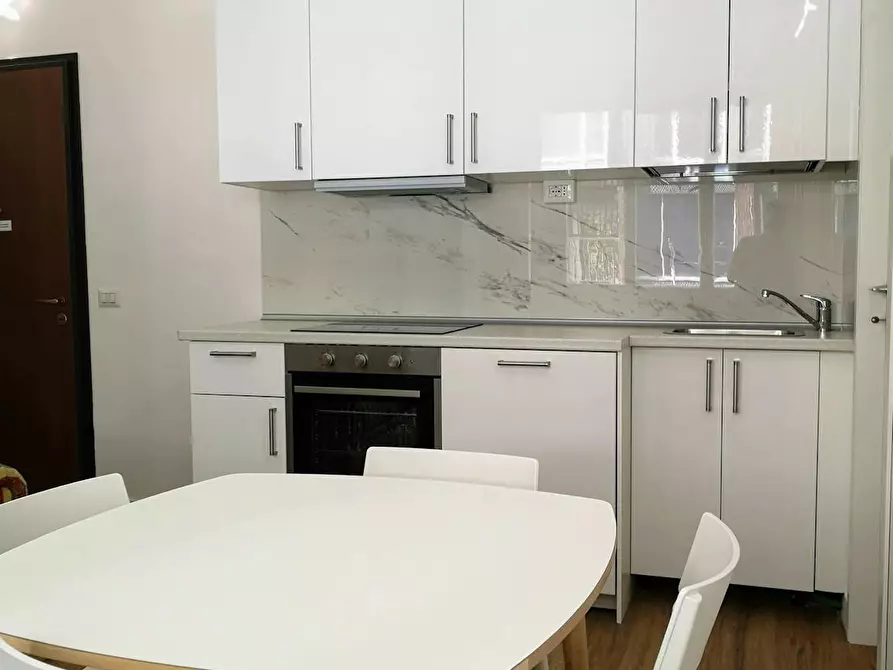 Immagine 10 di Appartamento in affitto  in Via Guido Cavalcanti a Milano