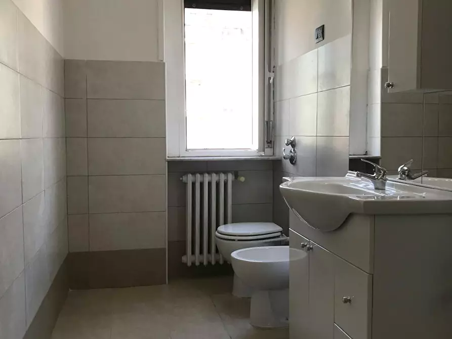 Immagine 10 di Camera in affitto  in Via Pisanello a Milano