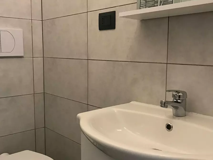Immagine 10 di Camera in affitto  in Via Pisanello a Milano