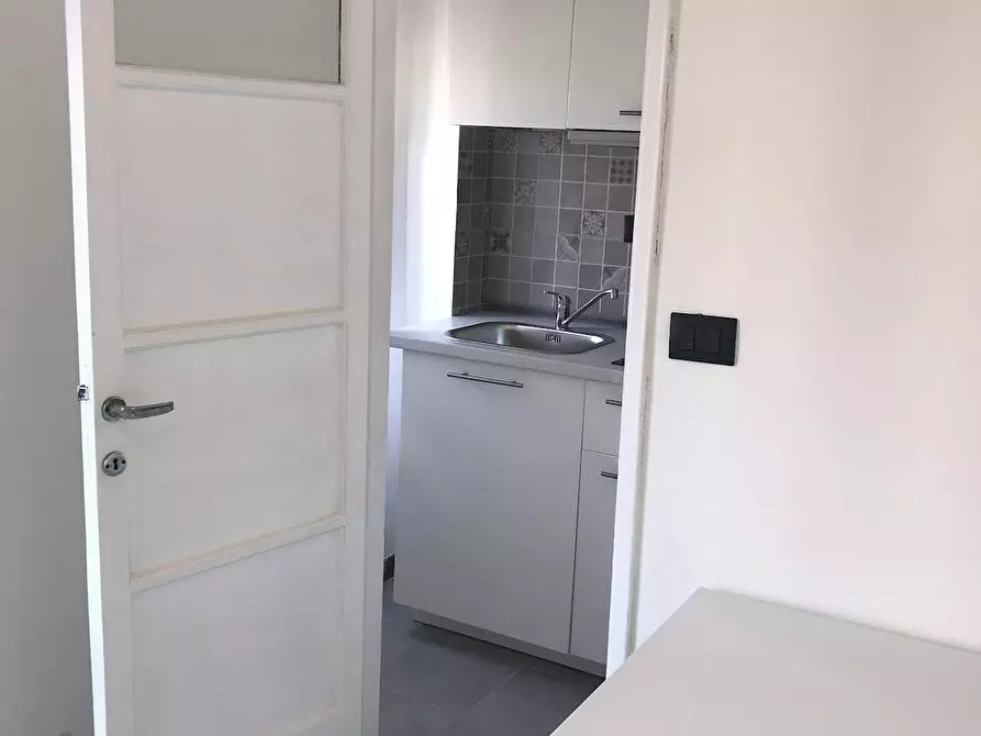 Immagine 5 di Camera in affitto  in Via Pisanello a Milano