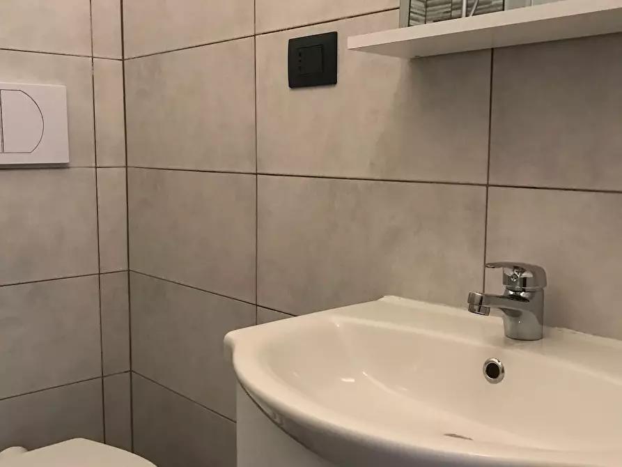 Immagine 10 di Camera in affitto  in Via Pisanello a Milano