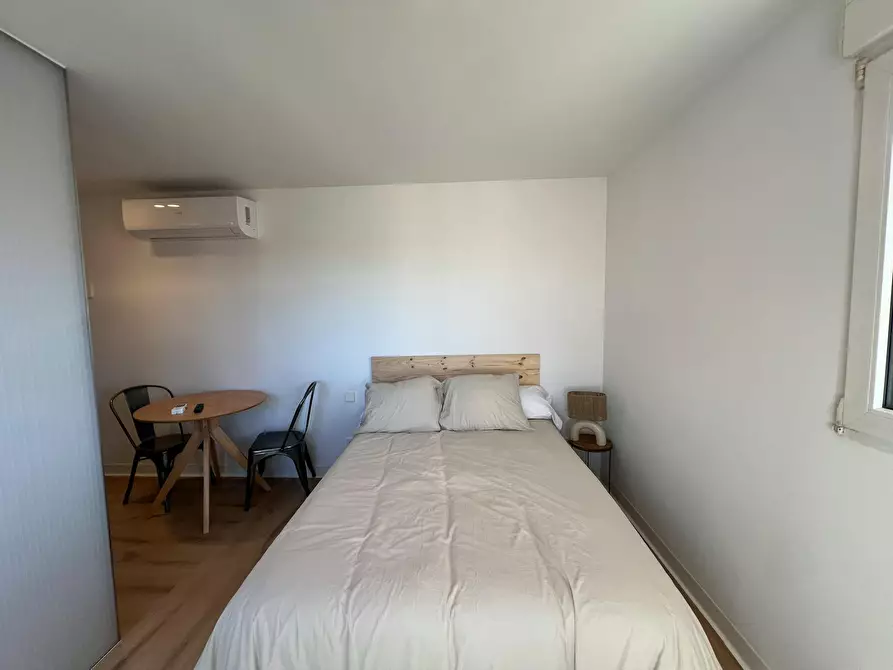 Immagine 1 di Casa indipendente in affitto  in Calle de Alfonso Fernández Clausells a Madrid