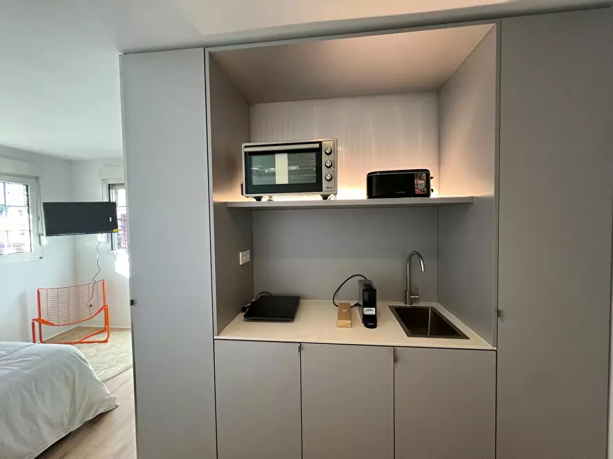 Immagine 5 di Casa indipendente in affitto  in Calle de Alfonso Fernández Clausells a Madrid