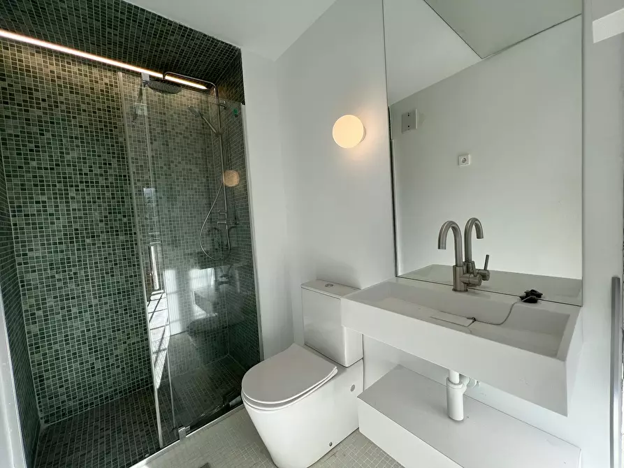 Immagine 5 di Casa indipendente in affitto  in Calle de Alfonso Fernández Clausells a Madrid