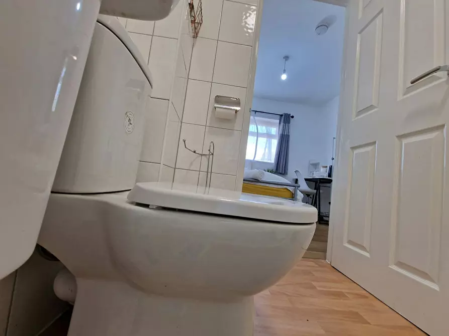Immagine 3 di Camera in affitto  in Seagrave Road a 