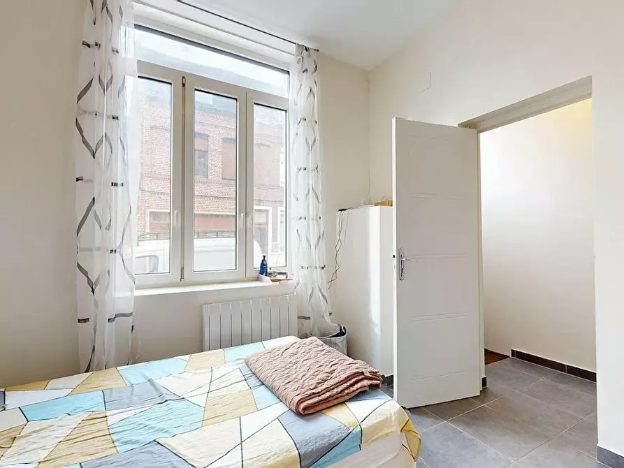 Immagine 9 di Camera in affitto  in Rue de l'Industrie a Roubaix