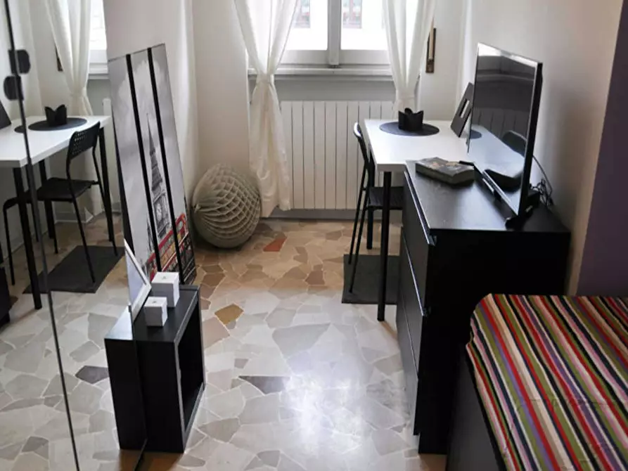 Immagine 6 di Camera in affitto  in Via Gaeta a Milano