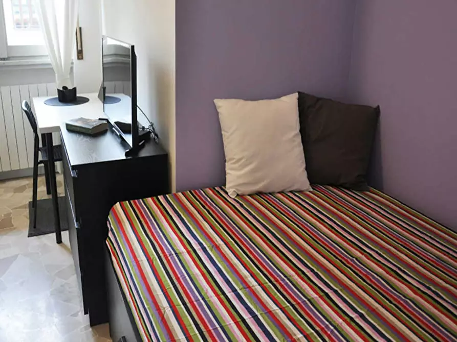 Immagine 5 di Camera in affitto  in Via Gaeta a Milano